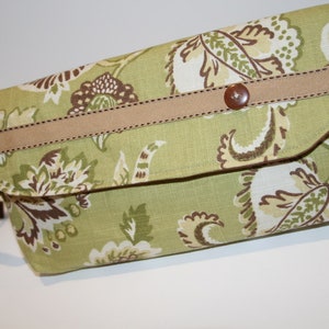 Green Paisley Fabric Wristlet Purse, Wristlet Clutch Bag, Handmade Fabric Wristlet, iPhone Wristlet, Catey Bag