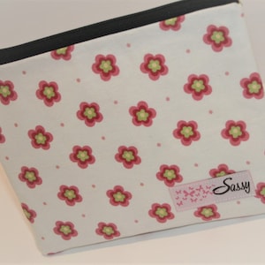 White and Pink Floral Fabric Cosmetic Bag, Medium Size Make up Bag, Makeup Travel Bag, Lined Makeup Bag