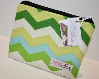 Green Chevron Fabric Makeup Bag, Medium Cosmetic Bag, Lined Make up Bag