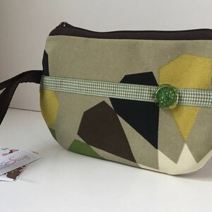 Tan Fabric Wristlet, IPhone Wristlet, SmartPhone Wristlet, Zippered Wristlet