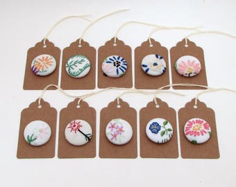 10 party favors magnets - vintage embroidery magnets - shabby - wedding favors - baby shower favors - bulk wholesale - gift tags