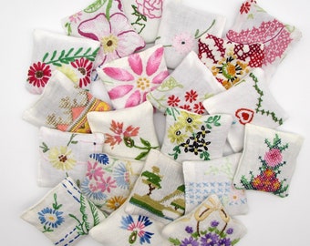 20 Dried Lavender Sachets - Embroidered Sachets - Wedding Favor - Vintage Linens - Embroidery