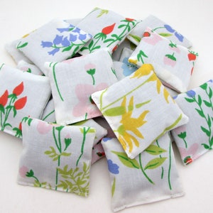 20 Dried Lavender Sachets - Vintage Fabric - Floral Fabric Prints - Party Favors - Sweet Cute Shabby