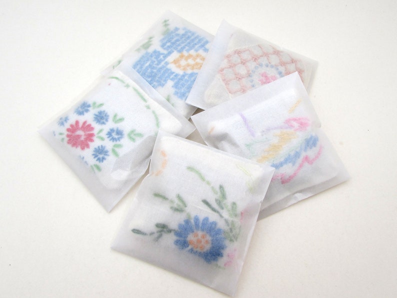 5 Dried Lavender Sachets Embroidered Sachets Stocking Stuffers Vintage Linens Packaging Party Favors image 7