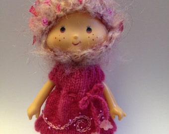 pdf knitting pattern - Sweet knitted dress for vintage Strawberry Shortcake doll.