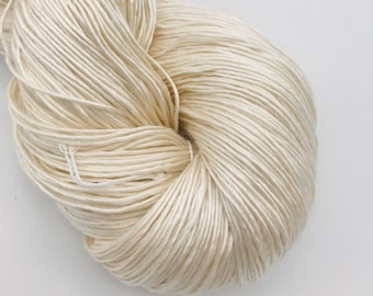 Fingering Single Ply Ivory Mulberry Silk Undyed Yarn, Singles Spun Bombyx Silk Silk Yarn Base, Luxury Gift Yarn