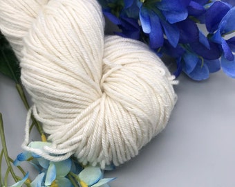 Hilo base DK Glimmer Merino Silk Stellina sin teñir, color crudo, hilo DK sin teñir, hilo brillante de lujo