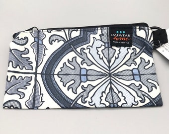 Bolsa de herramientas de tela de aceite azul patrón floral, bolsa de nociones artesanales de algodón recubierto, bolsa de viaje IMPWEAR Gadget hecha en EE.UU.
