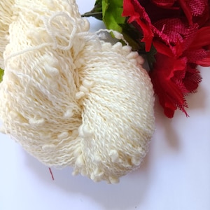 Fingering SW Merino Wool Slub Undyed Yarn, Natural Ecru Undyed Yarn Base, Undyed Superwash Fingering Yarn Blank