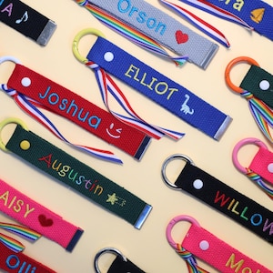 Étiquette personnalisée pour enfant, idée cadeau, broderie pour crèche, étiquette de sac à dos d'école, porte-clés, anniversaire, a rentrée