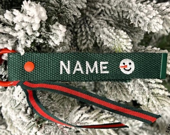 Personalisiertes Weihnachts-Namensschild | Bestickter Strumpf vorhanden | Hergestellt in Großbritannien