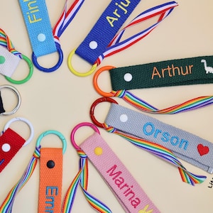 Étiquette personnalisée pour enfant, idée cadeau, broderie pour crèche, étiquette de sac à dos d'école, porte-clés, anniversaire, a rentrée