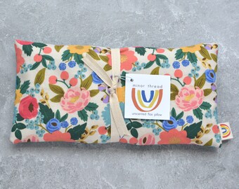 Almohada ponderada para los ojos en algodón metalizado con motivos florales de estilo vintage