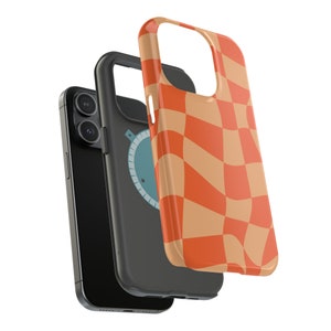 Retro 70s Groovy Orange Checkerboard Pattern Premium Quality MagSafe Protective Hard Phone Case iPhone 13 14 15 Pro Plus Pro Max Mini imagen 2