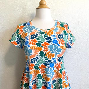 Size Medium Womens Cotton jersey Dress Retro Floral Print, Short Sleeve, Empire waist, knee length, fit and flare sundress, Ready to Ship