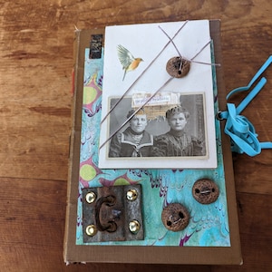 Jenseits der Realität - Curiosa Handmade Artisan Junk Journal