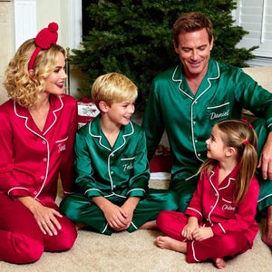 Personalized Family Christmas Pyjamas,Matching Pajamas Shirt Long Set,Custom Name Christmas Pajamas,Christmas Pajamas Gift 2025,Gift For Her