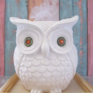 Owl figurine to paint on a wooden tray for you or as a gift image 1