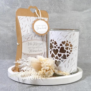 Gutschein Hülle oder Geldgeschenk Verpackung / Geschenkschachtel mit Glaslicht und Sträußchen auf Tablett / personalisierbar