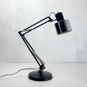 Lámpara de mesa Luxo, modelo de los años 50, poco común, diseñada por Jac Jacobsen y fabricada en Noruega.