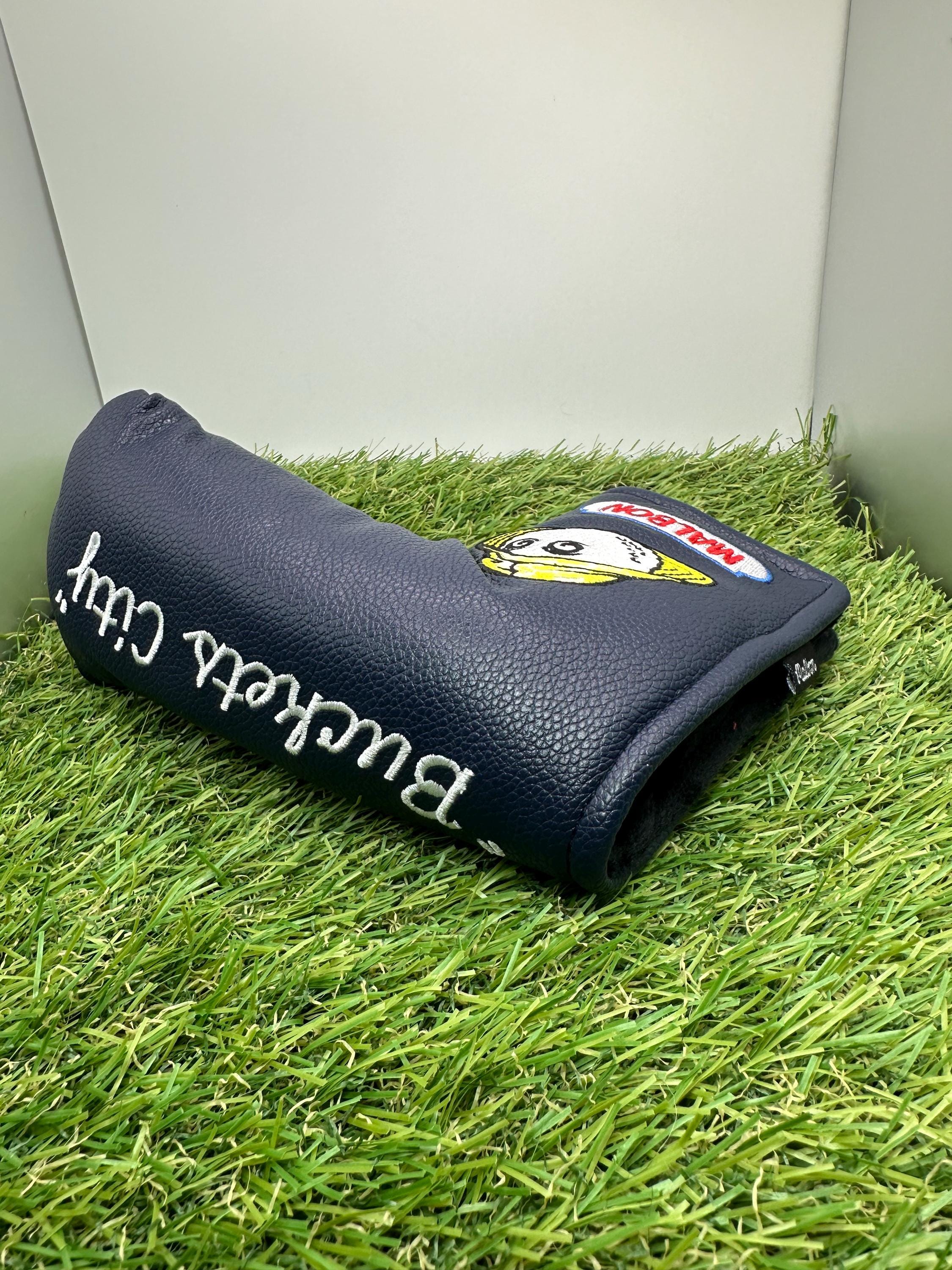 Malbon Golfschläger-Kopfbedeckungen – „Buckets City“ Premium-Leder mit gesticktem Marlin-Angel-Design – Geschenke für Papa – Geschenke für Golfer