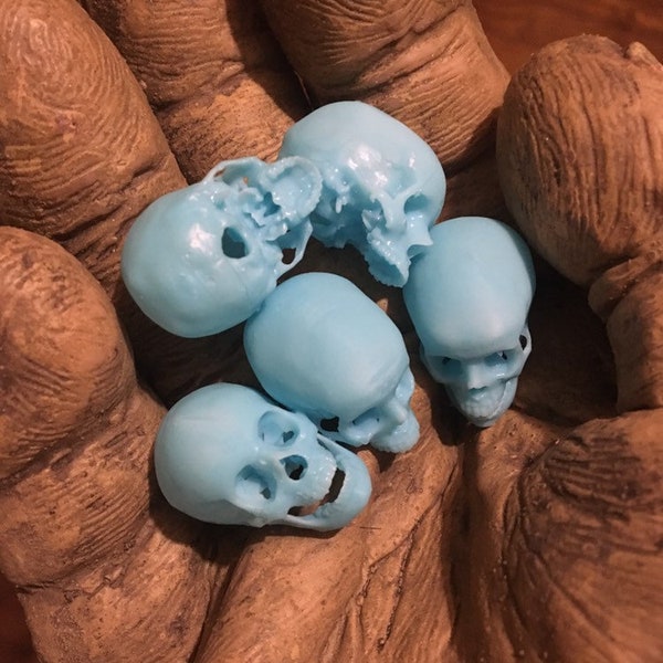 Lil' skulls.