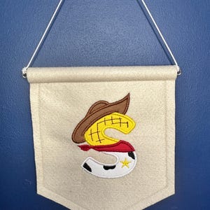Colgante de pared personalizado con la letra "S" de fieltro de madera, decoración infantil/para guardería, banderines de Toy Story del Oeste, pancarta de fieltro de vaquero con diseño de rodeo para niños