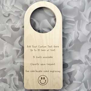 Letrero de pomo de puerta de madera contrachapada de abedul grabado a medida: hecho a pedido, 9 mm de grosor, colgadores de puerta personalizados