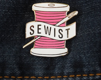 Sewist Emaille Pin - Pink