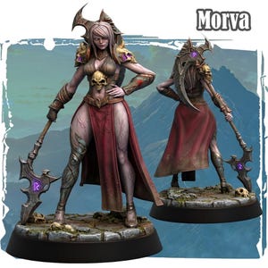 Peut inclure: Une figurine miniature nommée Morva, représentant une guerrière à la peau pâle, portant un corsage marron avec un emblème de crâne, une jupe rouge et une armure métallique. La figurine tient une grande faux incurvée avec des runes violettes.