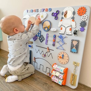 Tableau animé personnalisé, Tableau animé Montessori en bois, Tableau sensoriel pour tout-petits et bébés, Cadeau de 1er anniversaire, Jouet d'activité, Jouets bébé garçon fille