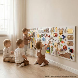 Könnte beinhalten: Ein großes, weißes Wand-Aktivitätsboard mit verschiedenen bunten sensorischen Elementen wie Zahnrädern, Riegeln, einem Xylophon, einer Uhr, Spiegeln und Formen. Das Board ist in vier Paneele unterteilt und bietet interaktive Komponenten zum Spielen.