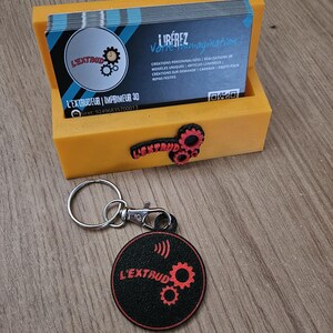 Carte de visite ou porte-clés NFC connectée Entreprise ou particulier avec logo et informations