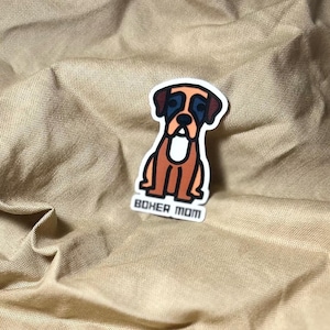 Adesivo Boxer Mom, Adesivo Boxer Pequeno, Decalque Boxer Laminado, Adesivo Boxer Simples, Adesivo Vinil Impermeável, Adesivo Vinil Resistente às Intempéries