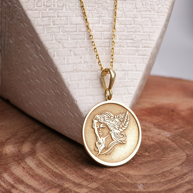 Hera Necklace main image 1
