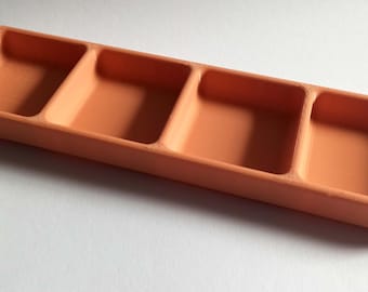 Token bar for board games – 4-marker holder | Tabletop organizer | Token holder for game pieces, markers & miniatures | Board game accessory