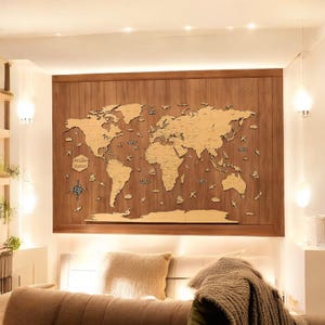 Drewniana mapa świata, pinezkowy motyw podróży, dekoracja ścienna do domu, apartamentu, prezent rocznicowy, prezent na parapetówkę, mapa do Mark Travels, spersonalizowana sztuka ścienna