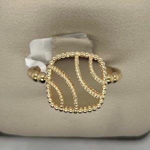 14K Yellow Gold Ring Size 6.5&#39;&#39;