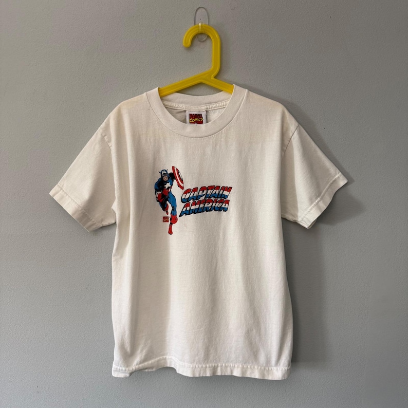 Vintage Kids Captain America T-Shirt Marvel Comics Small 8 y2k 2006 image 1