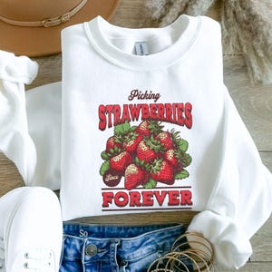 Strawberry sweater, Strawberries sweater, strawberry sweats, cute strawberry sweater, Strawberry shirt, Vintage strawberry print tshirt