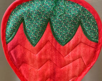 Strawberry Hot Pad: Red Ombre and Green Speckles