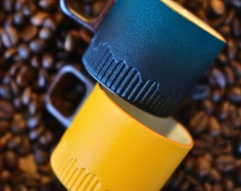 Ręcznie robiona ceramiczna filiżanka do espresso: matowe szkliwo, kwadratowy uchwyt (60 ml)