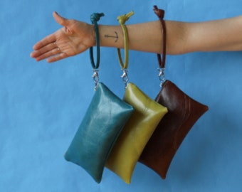 Portafoglio da polso fatto a mano / Borsa da polso in pelle vegana per donna / Colore personalizzabile / Pochette con cerniera con cinturino / Borsa per trucco con cerniera