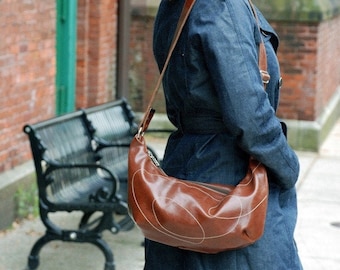 Borsa hobo in pelle vegana media in Ale Brown / Borsa a tracolla in pelle vegana / Borsa a tracolla per le donne / Borsa da lavoro / Regalo di compleanno