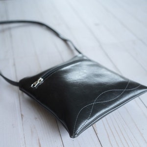 Petit sac à bandoulière noir en cuir végétalien, sac à main noir imperméable, petit sac lavable en machine