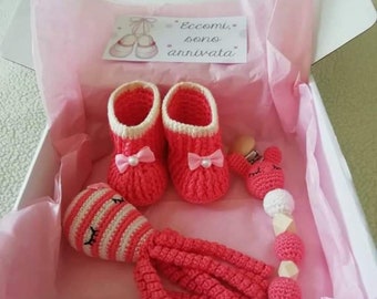 Set of pacifier holder booties rattle crochet/ Gift for a newborn / Birthday gift