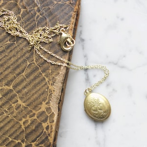 Vintage Oval Locket Necklace