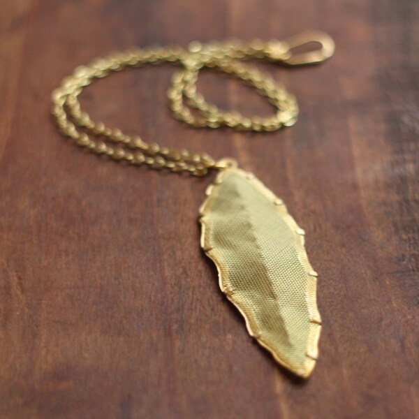 Vintage Golden Mesh Leaf Feather Necklace