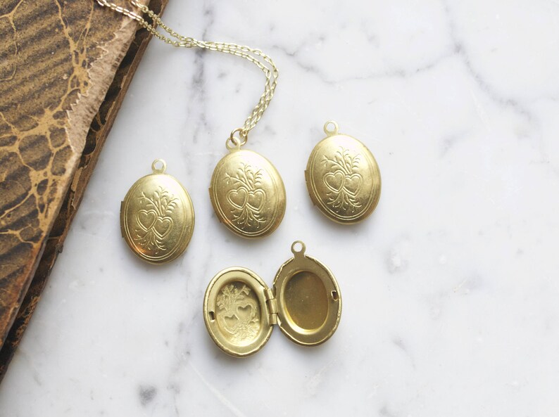 Vintage Oval Locket Necklace Etsy