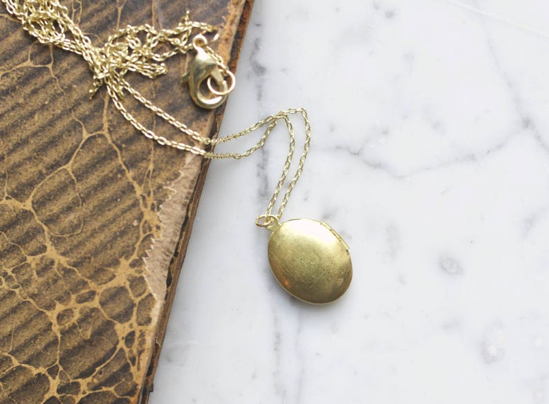 Vintage Oval Locket Necklace Etsy